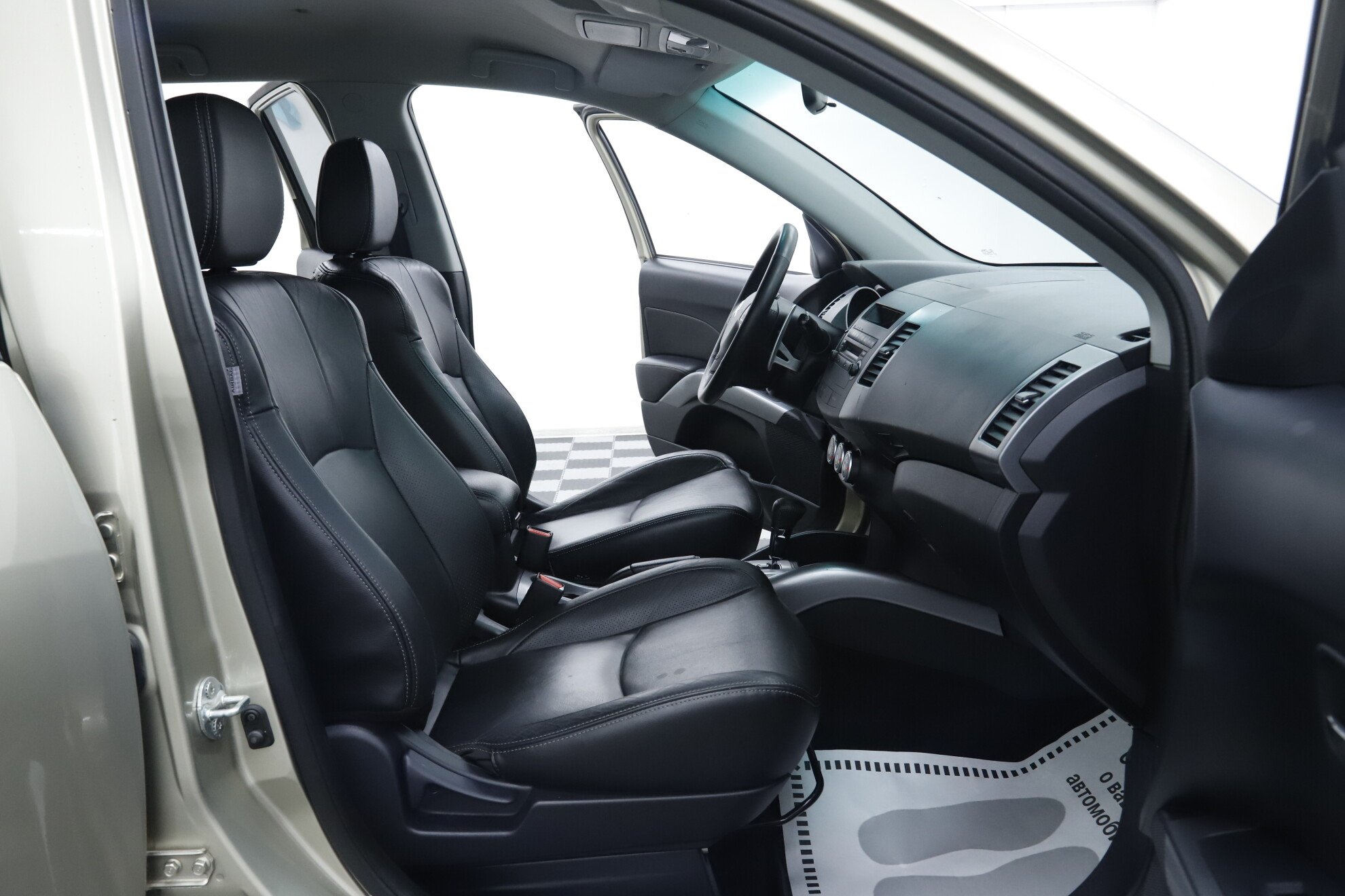 Citroen C-Crosser, 2008 фото 18