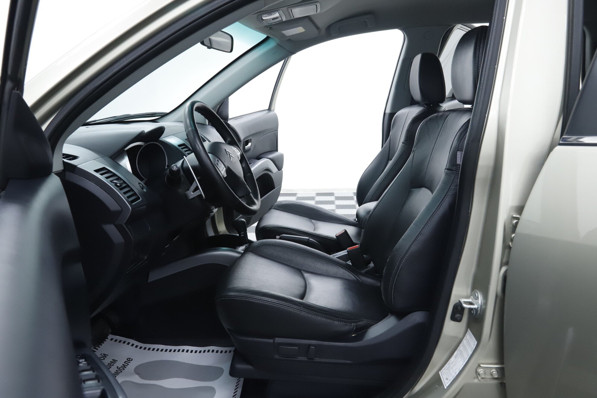 Citroen C-Crosser, 2008 фото 7