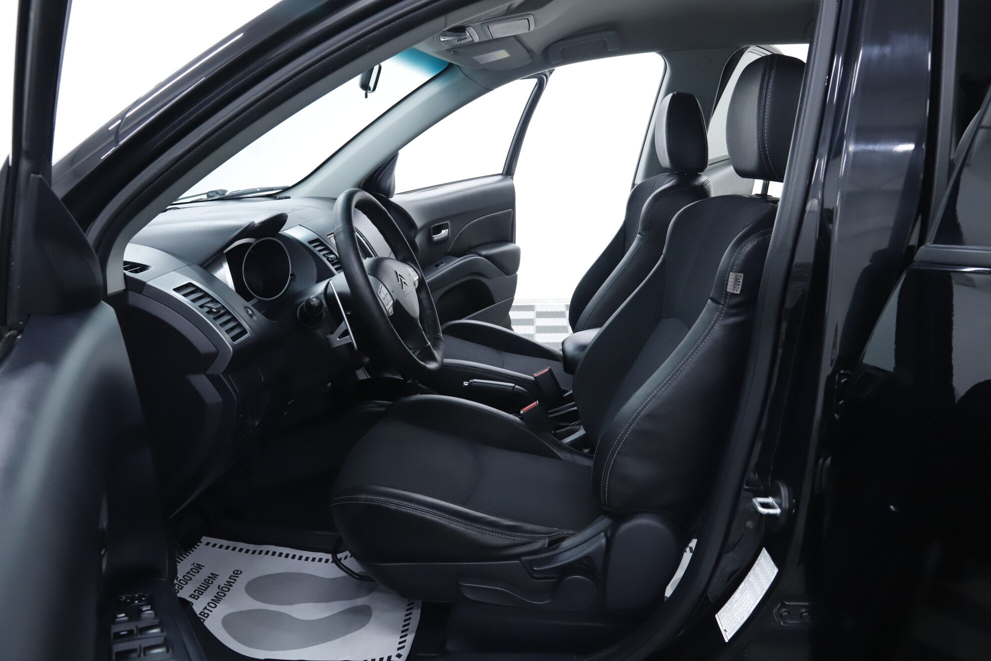 Citroen C-Crosser, 2009 фото 7