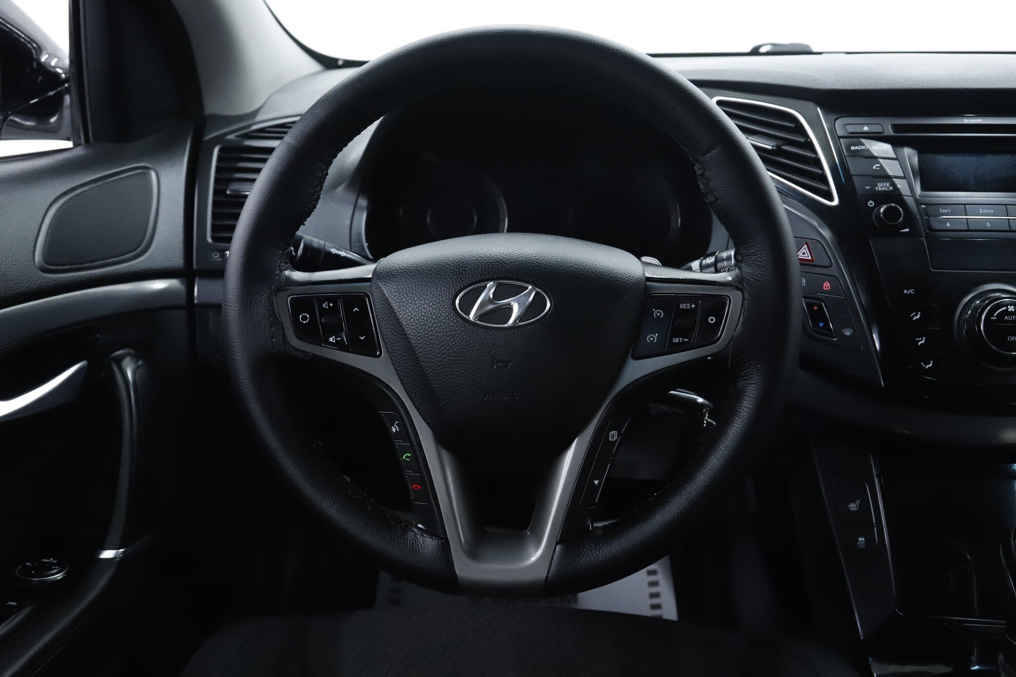 Hyundai i40, I Рестайлинг, 2015 фото 11