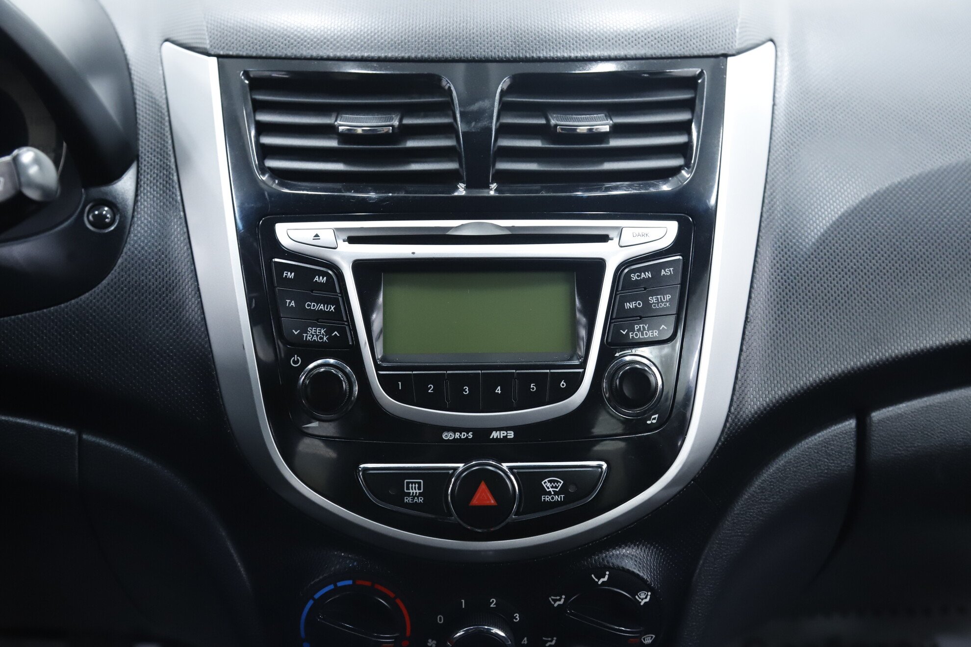 Hyundai Solaris, I, 2011 фото 15