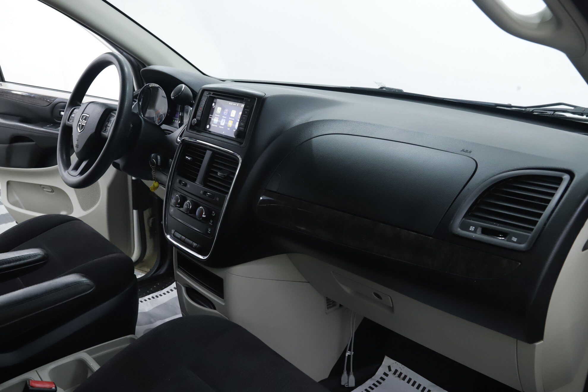Dodge Caravan, V, 2010 фото 15
