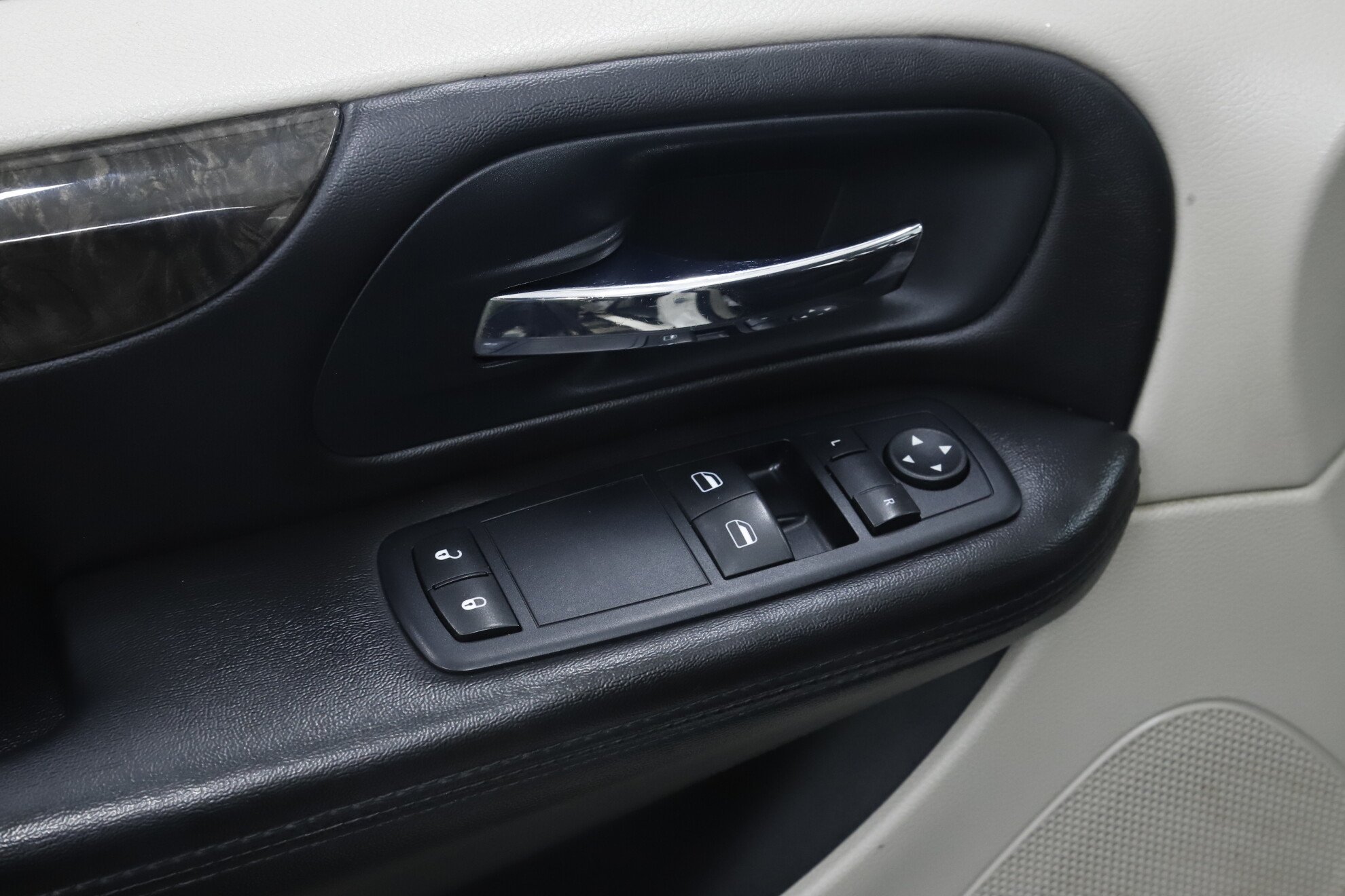 Dodge Caravan, V, 2010 фото 10