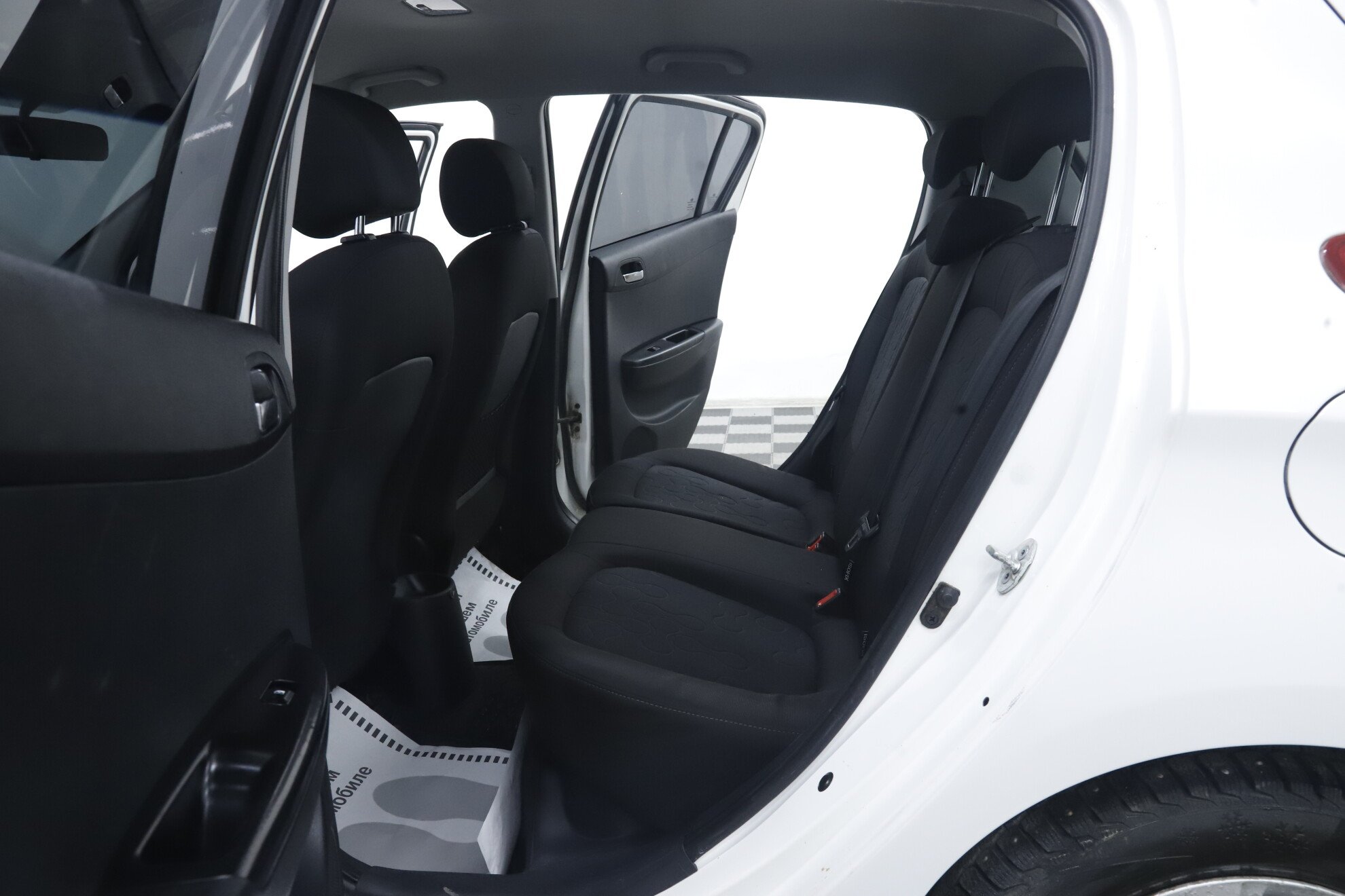 Hyundai i20, I, 2009 фото 17