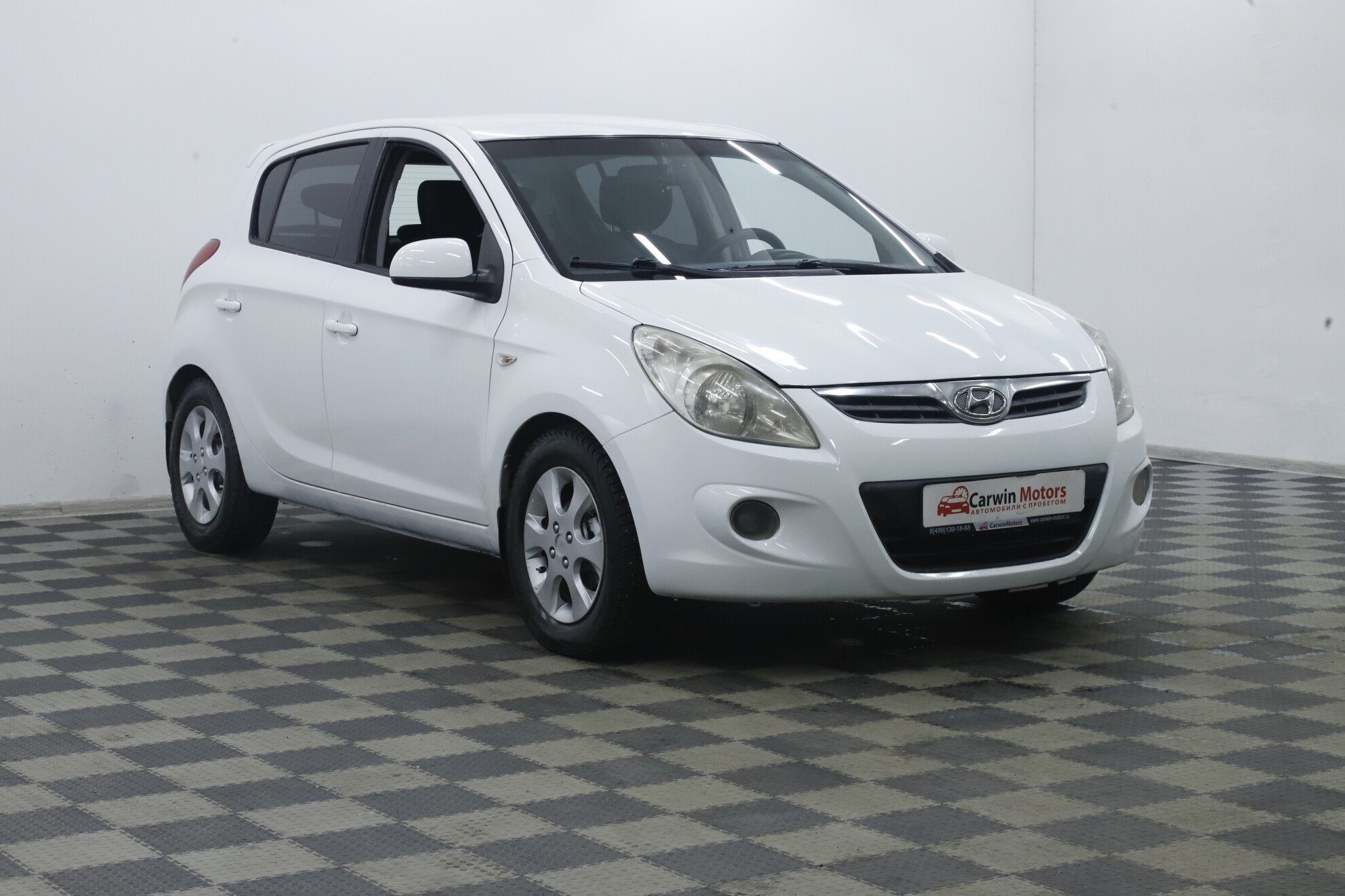 Hyundai i20, I, 2009 фото 3