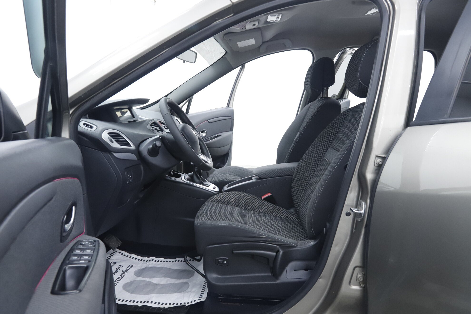 Renault Scenic, III, 2011 фото 7