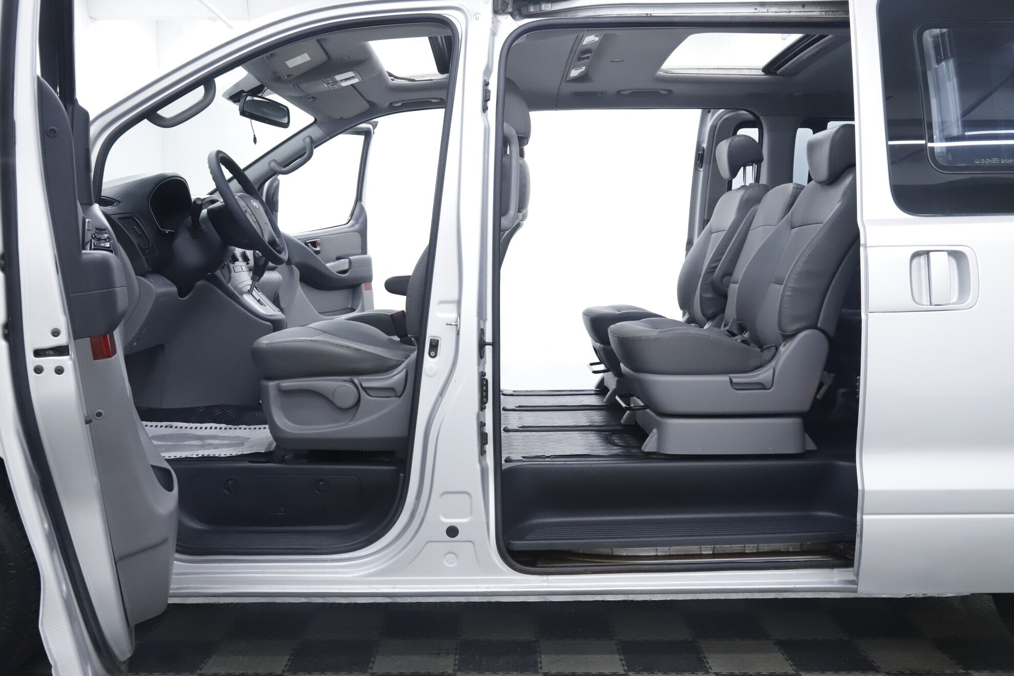 Hyundai Grand Starex, I, 2015 фото 9