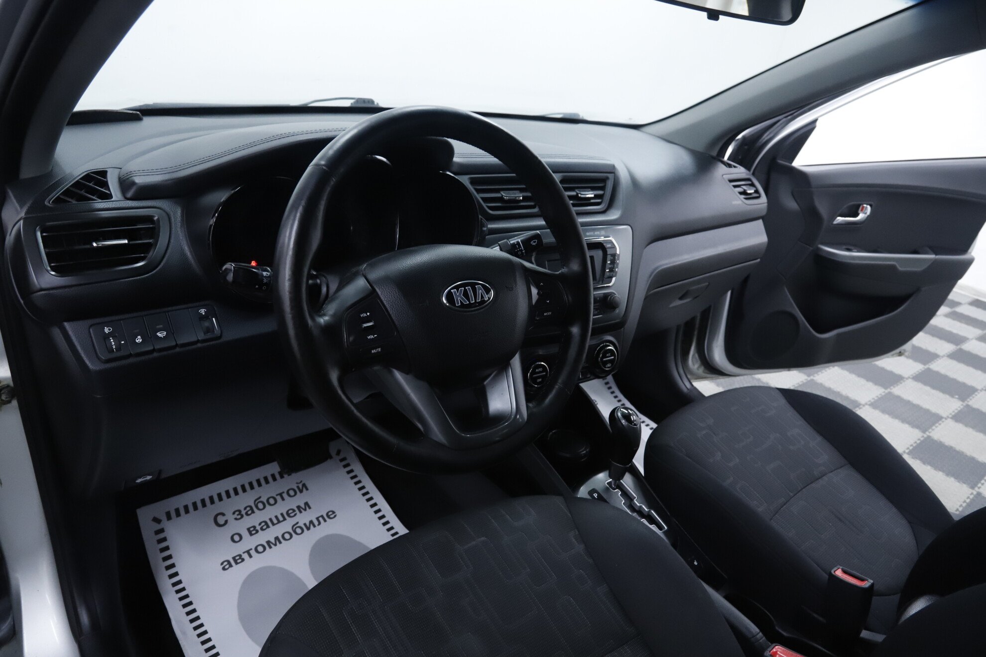 Kia Rio, III, 2013 фото 7