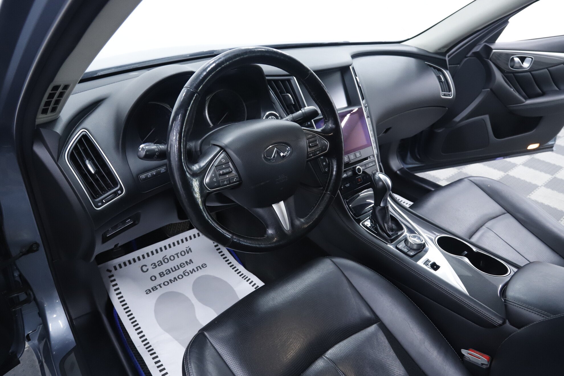 Infiniti Q50, I, 2015 фото 9