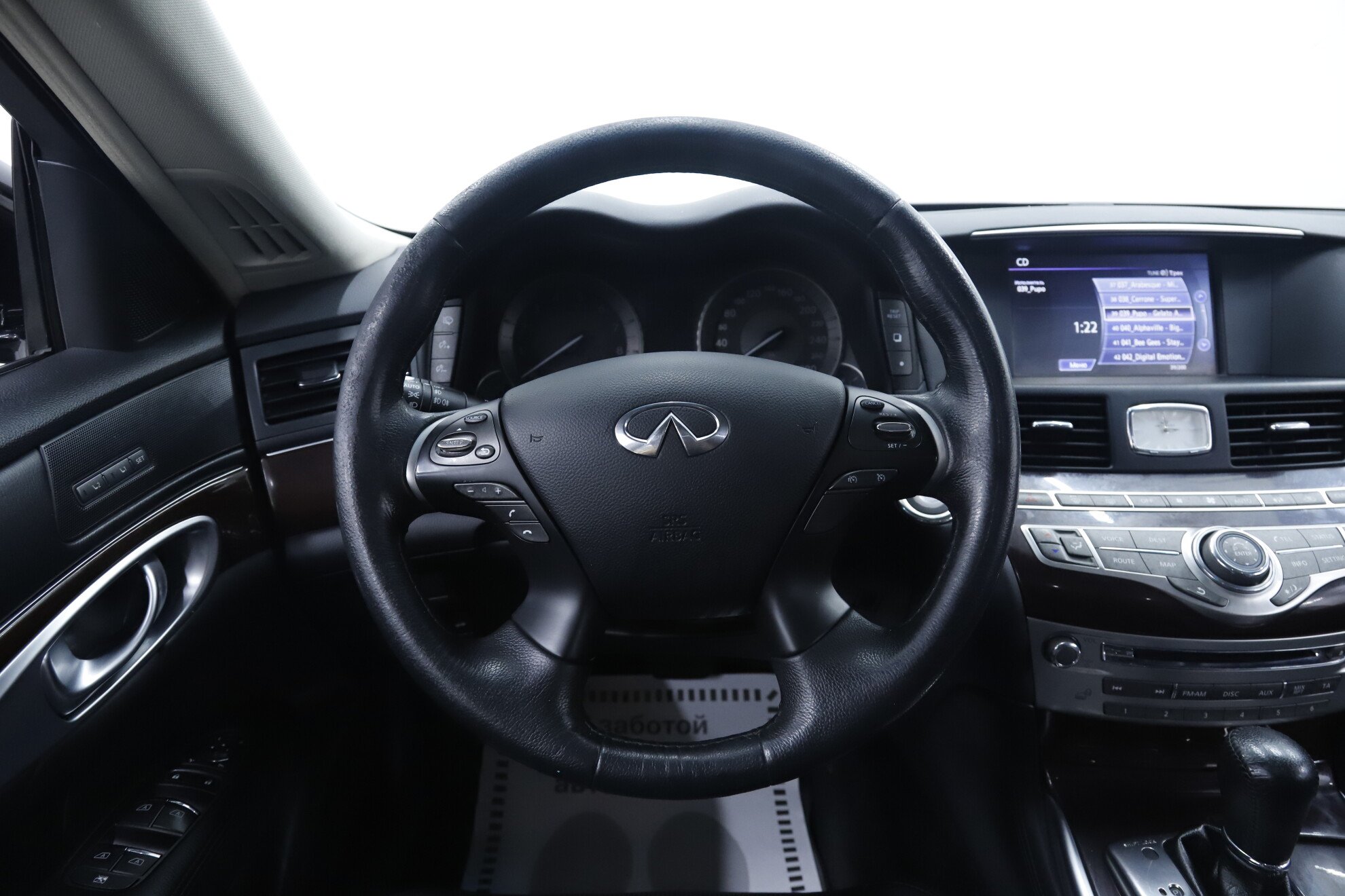 Infiniti Q70, I Рестайлинг, 2014 фото 15