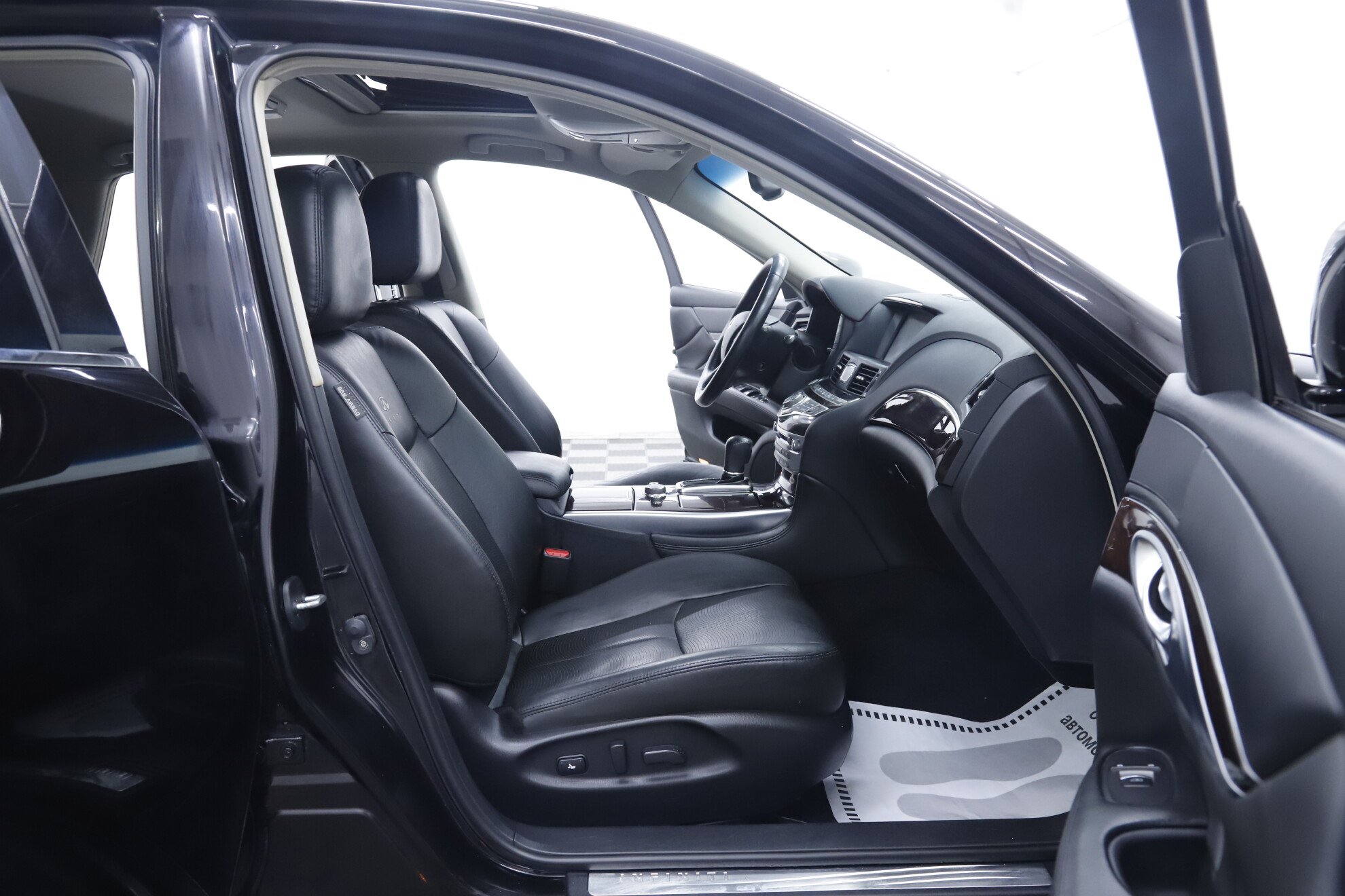 Infiniti Q70, I Рестайлинг, 2014 фото 20