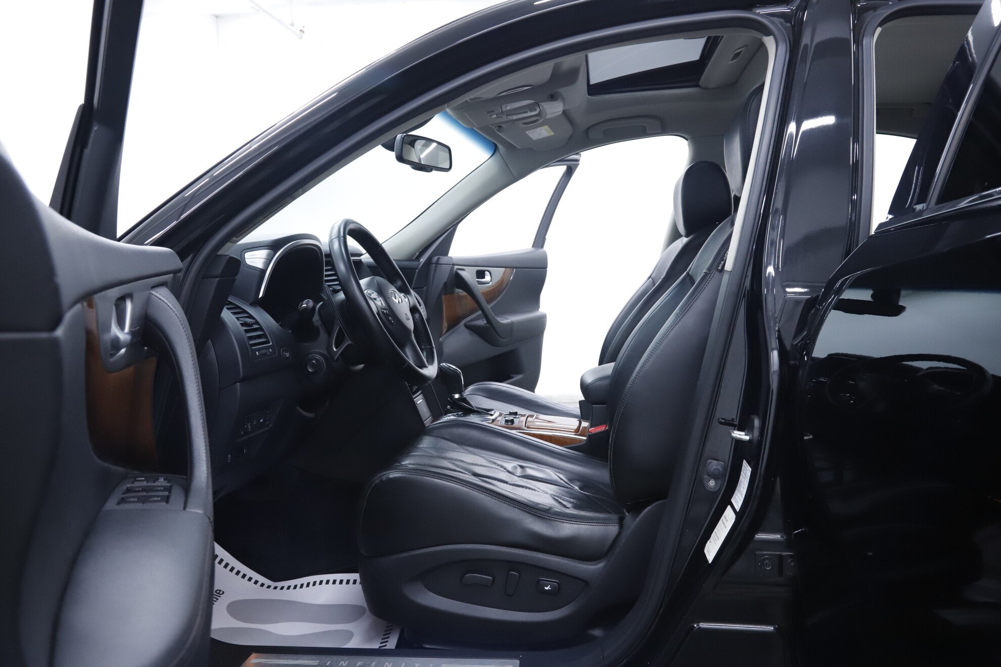 Infiniti QX70, 2016 фото 8