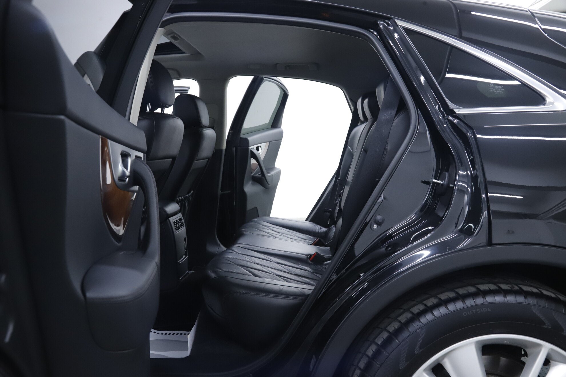 Infiniti QX70, 2016 фото 23