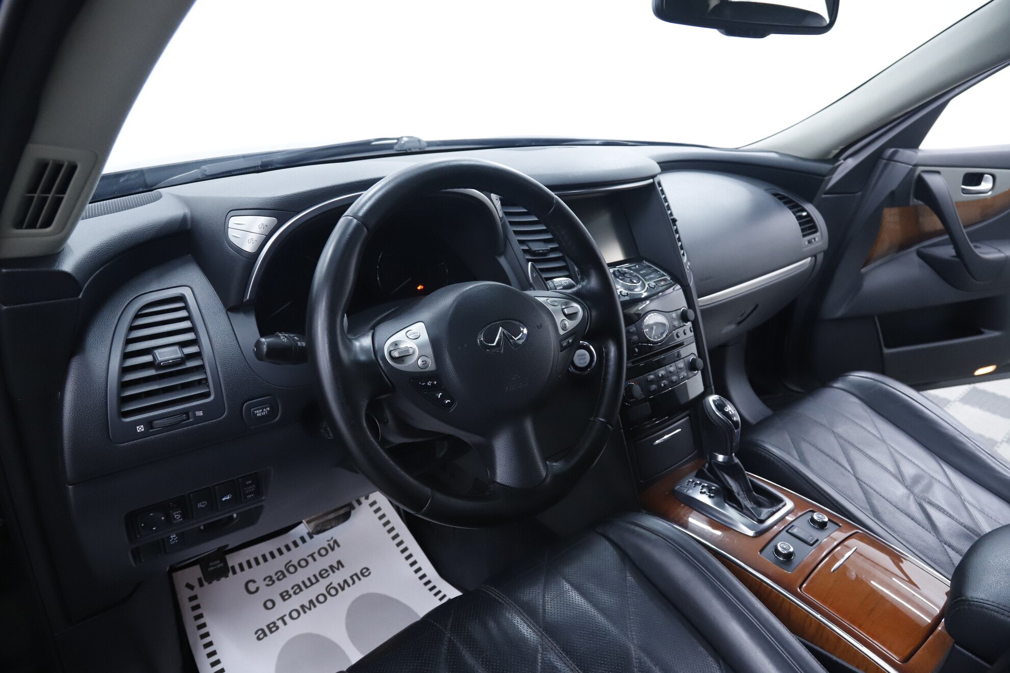 Infiniti QX70, 2016 фото 11