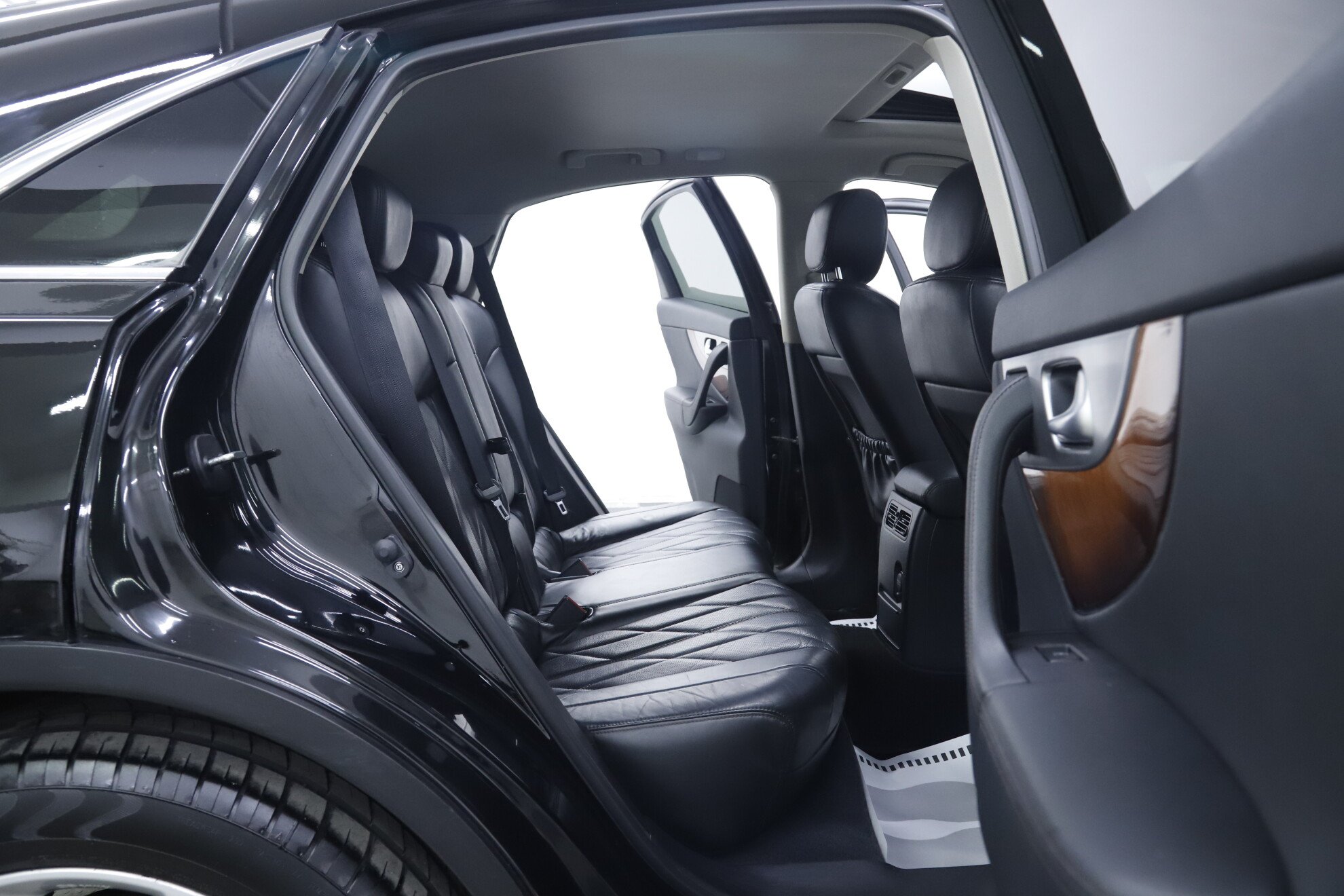 Infiniti QX70, 2016 фото 22