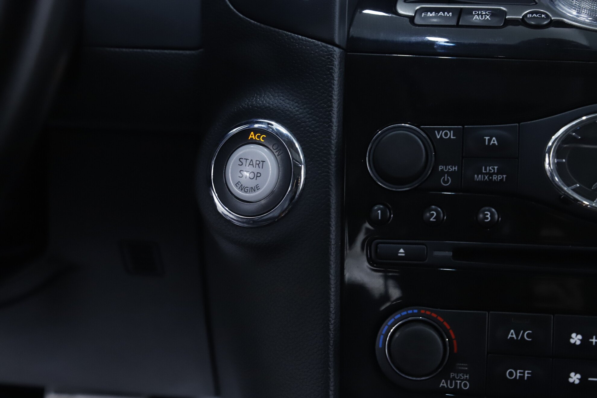 Infiniti QX70, 2016 фото 16