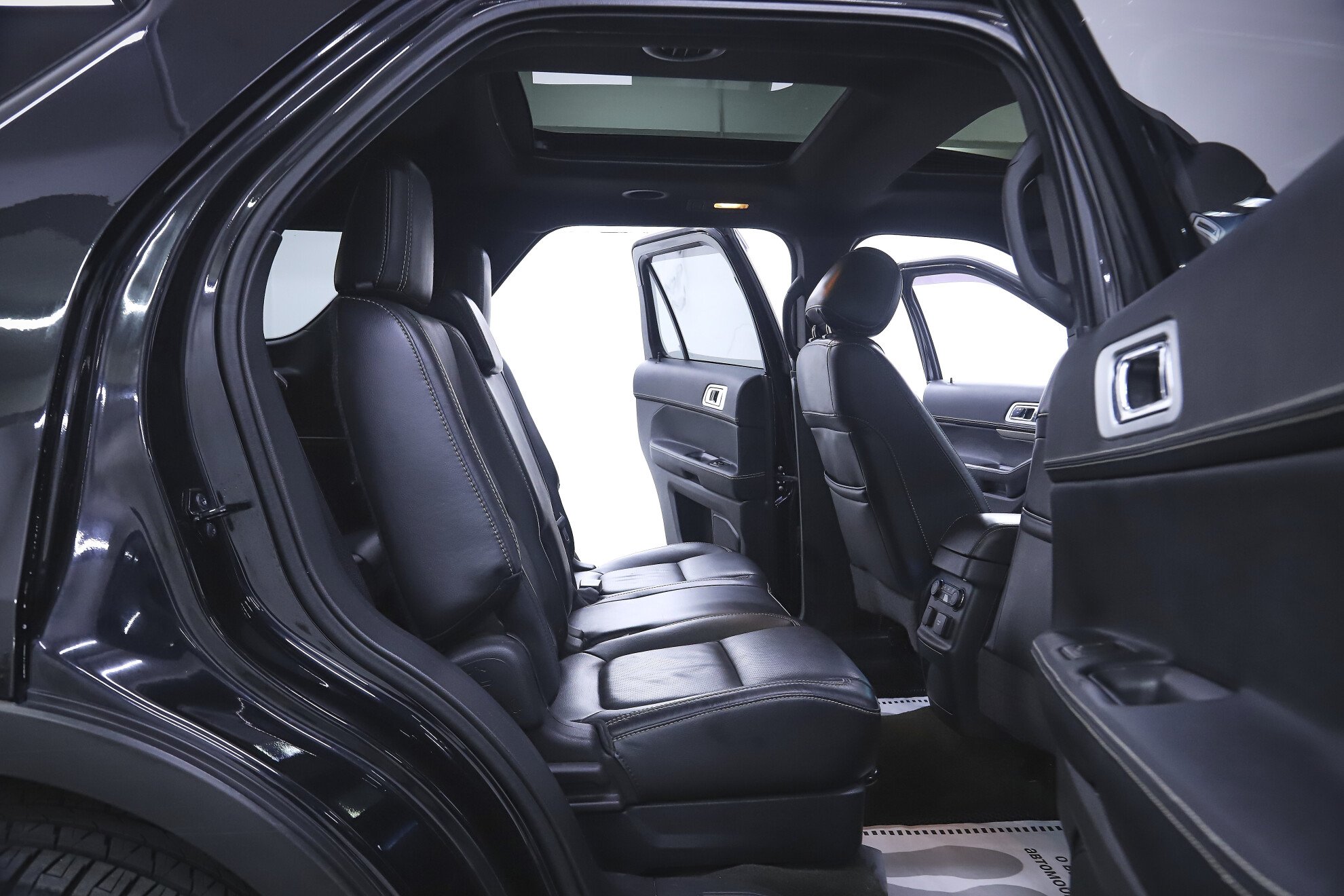 Ford Explorer, V, 2013 фото 18