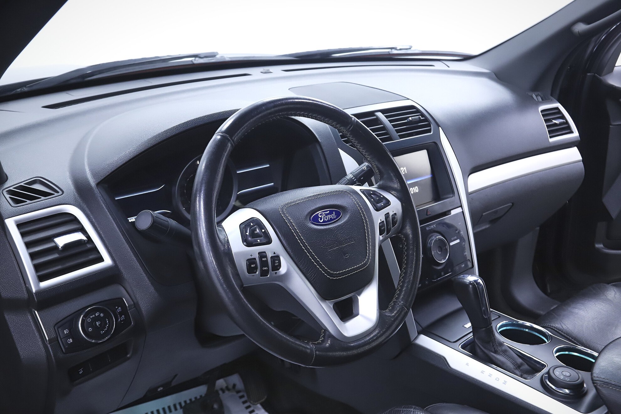 Ford Explorer, V, 2013 фото 12