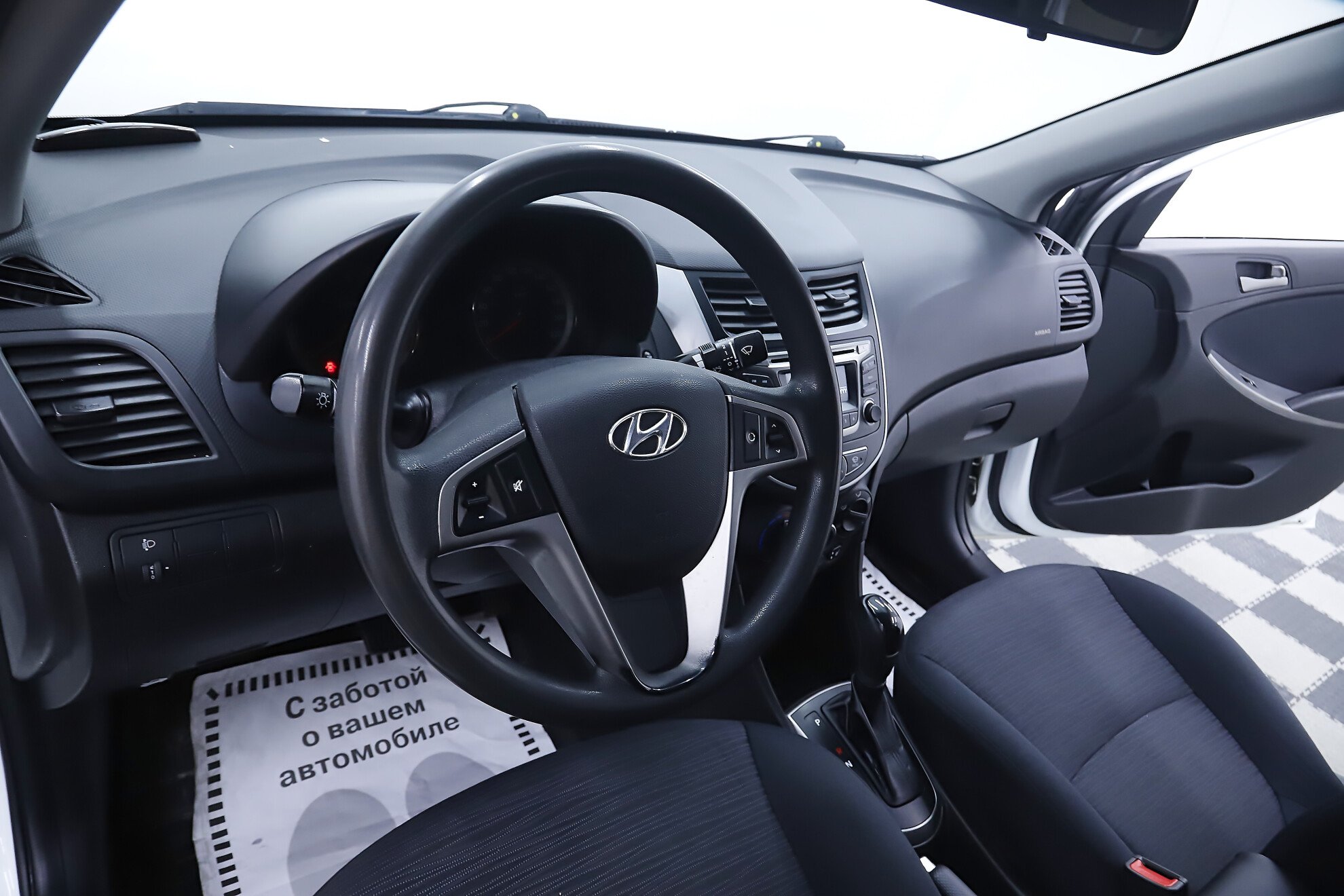 Hyundai Solaris, I Рестайлинг, 2015 фото 9