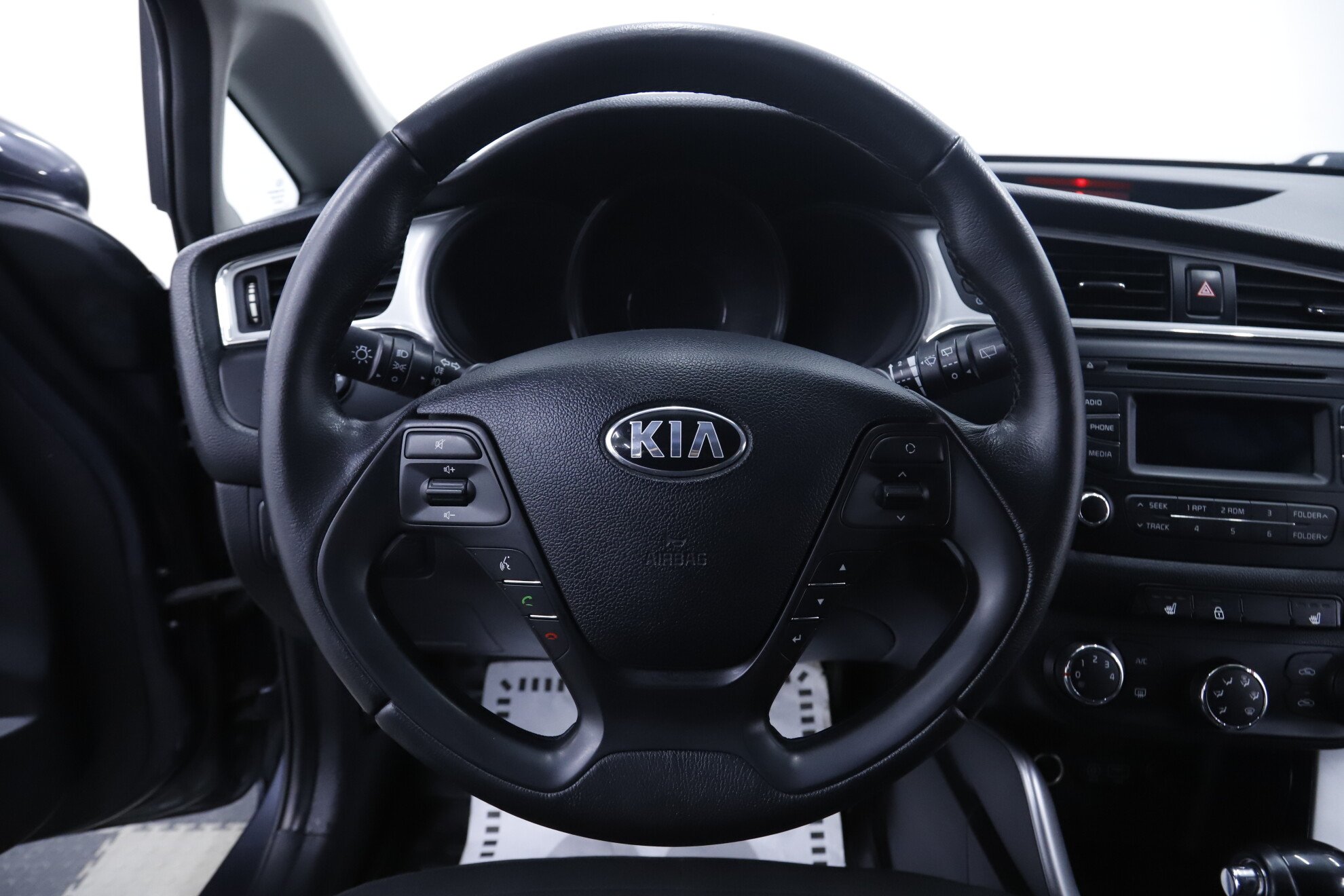 Kia Ceed, II Рестайлинг, 2015 фото 11