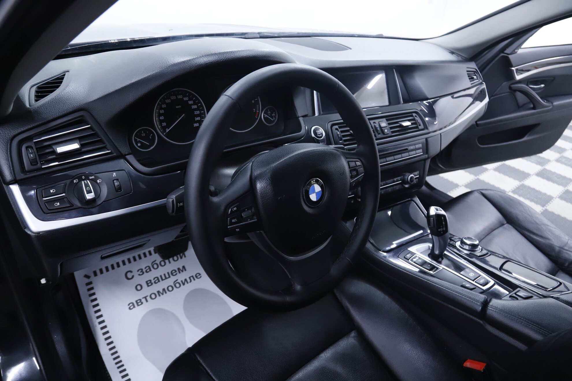 BMW 5 серии, VI (F10/F11/F07) Рестайлинг, 2013 фото 10