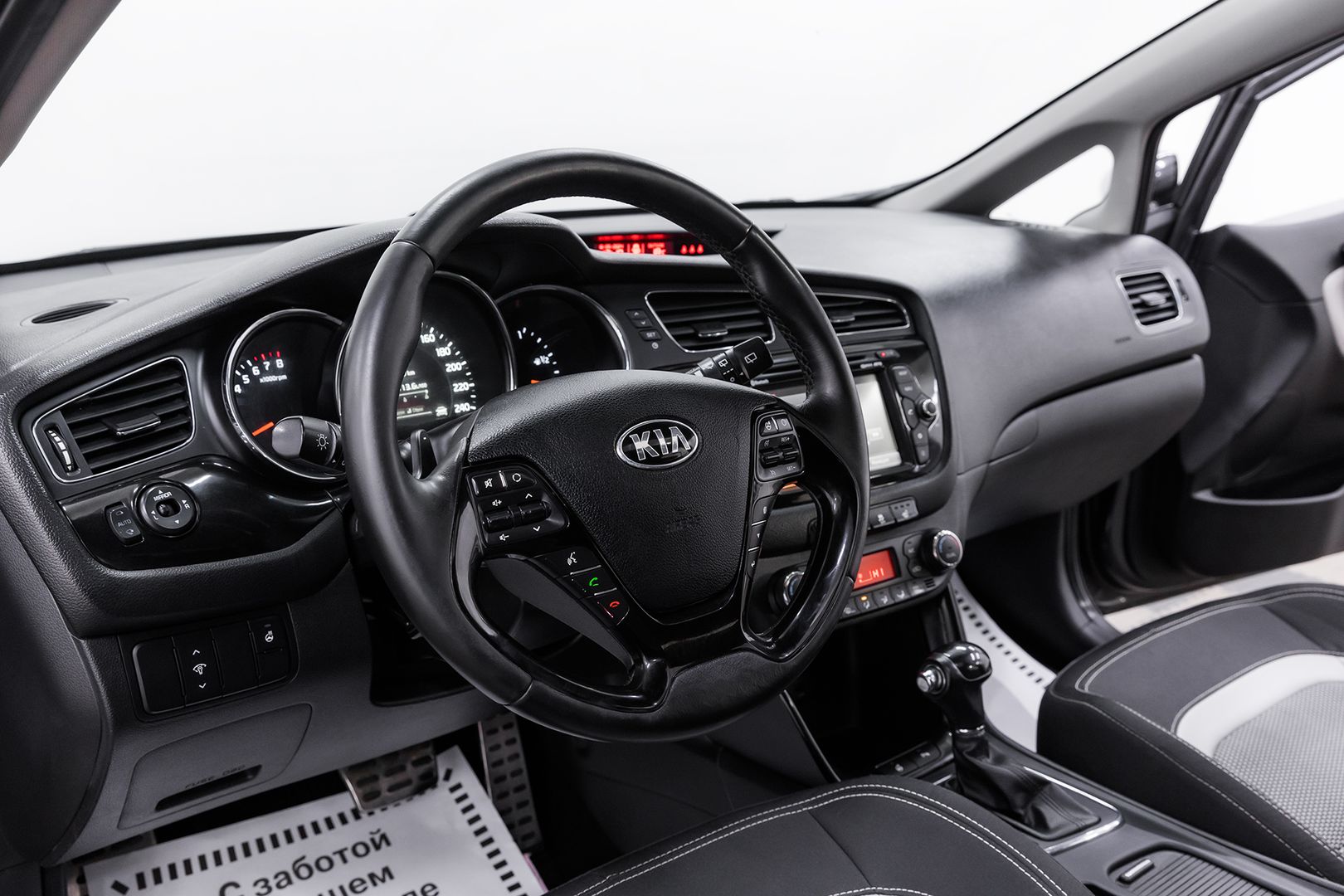 Kia Ceed, II Рестайлинг, 2015 фото 11