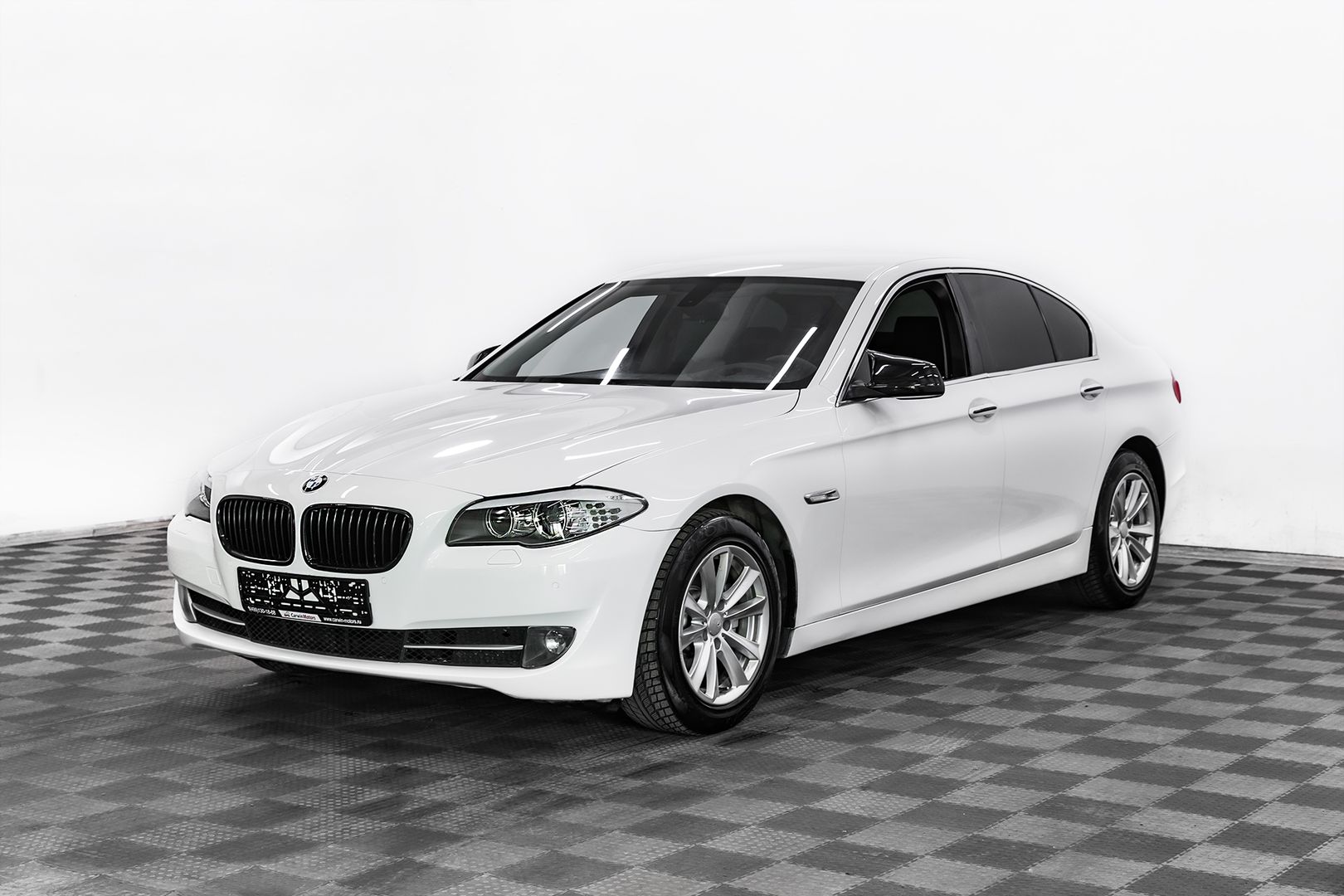 BMW 5 серии, VI (F10/F11/F07) Рестайлинг, 2013