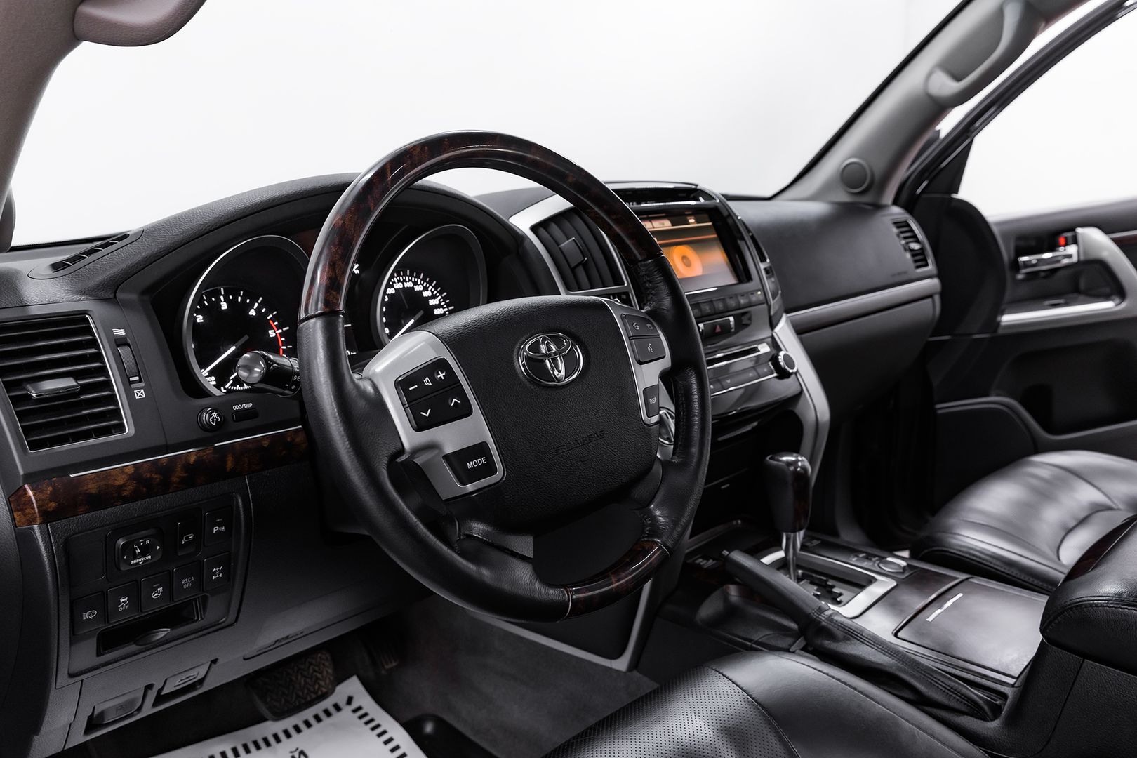 Toyota Land Cruiser, 200 Series Рестайлинг 1, 2013 фото 11