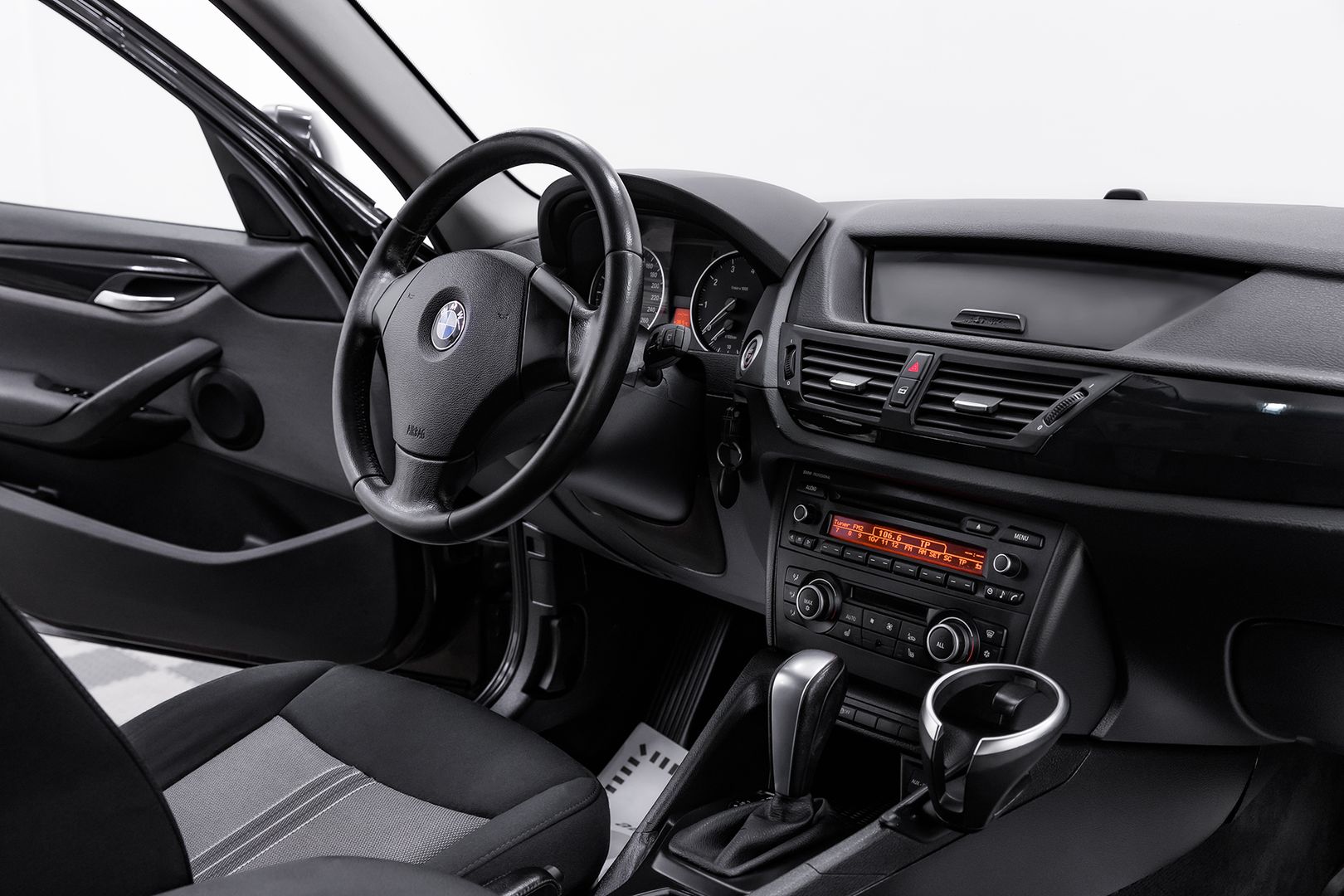 BMW X1, I (E84), 2011 фото 12