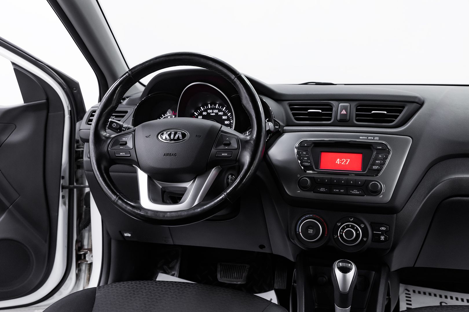 Kia Rio, III, 2015 фото 8