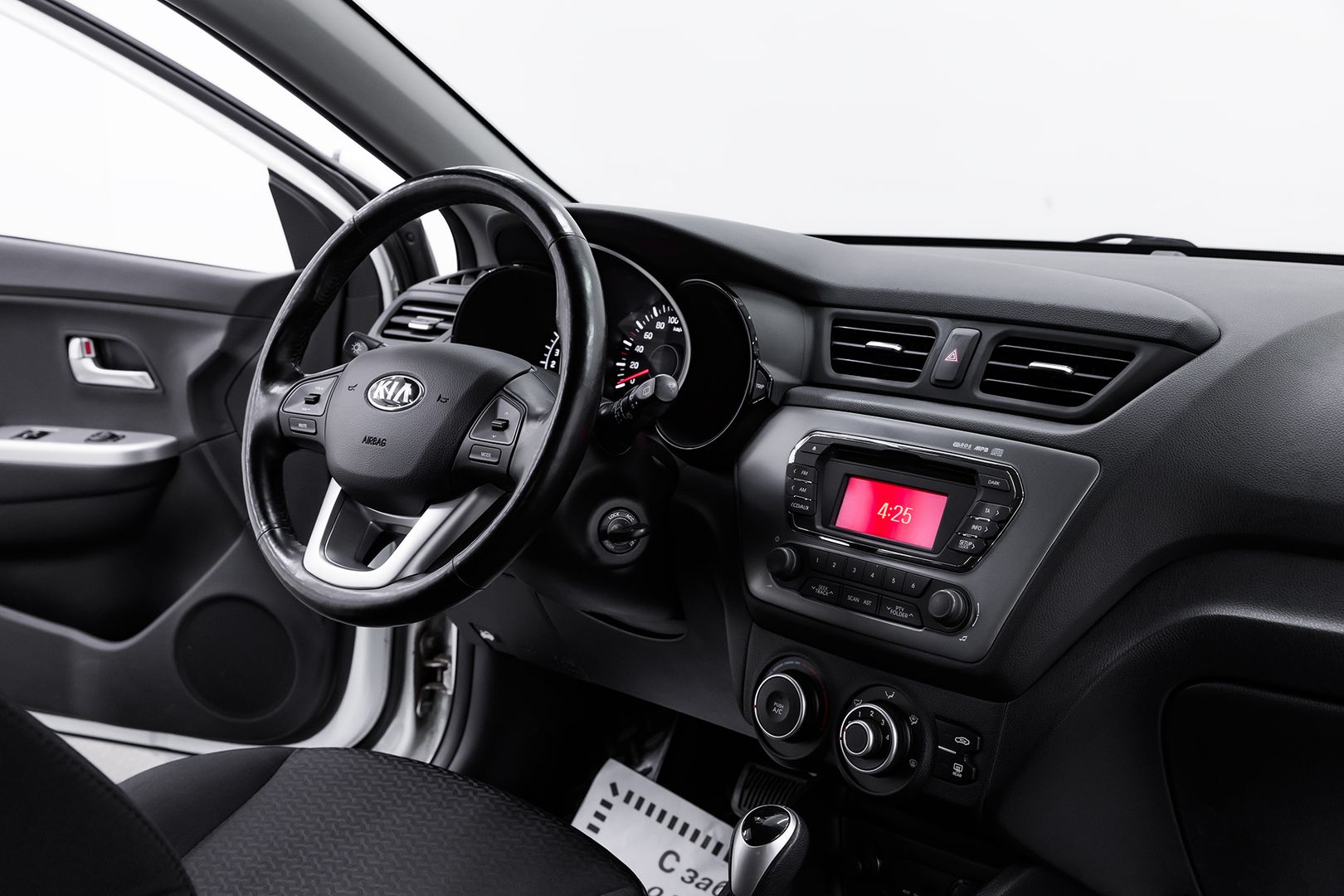 Kia Rio, III, 2015 фото 10