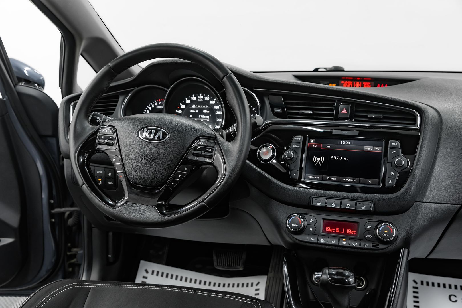 Kia Ceed, II Рестайлинг, 2018 фото 20