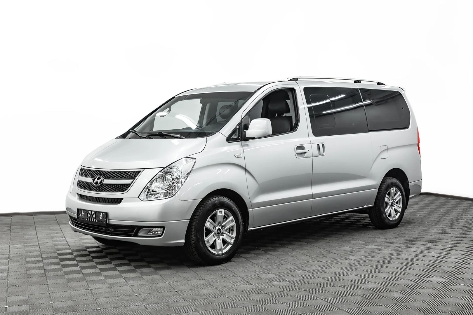 Hyundai Grand Starex, I, 2010