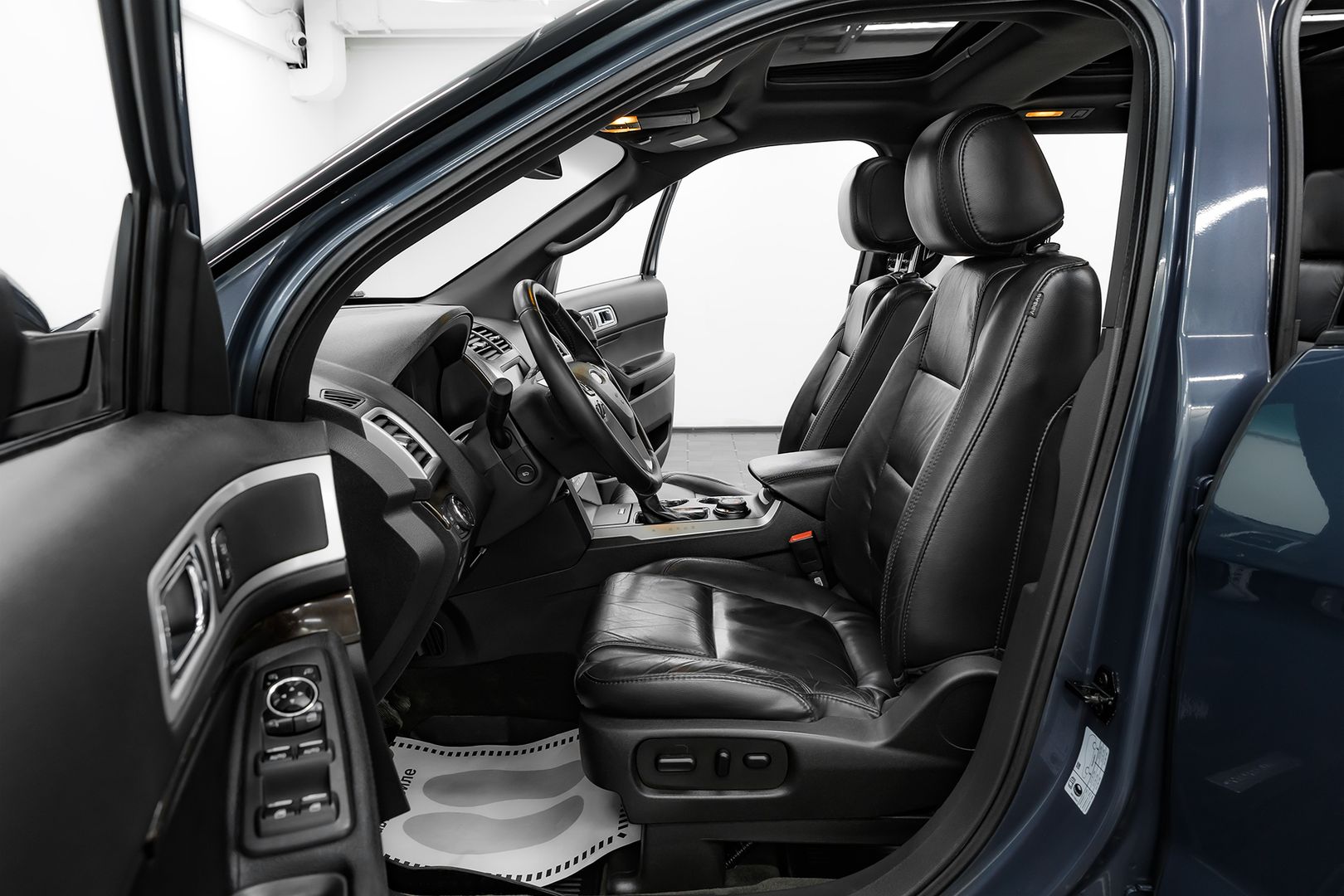 Ford Explorer, V, 2013 фото 7